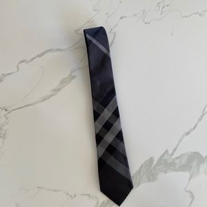 Burberry tie in great condition!